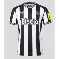 Camisa de time de futebol Newcastle United Alexander Isak #14 Replicas 1º Equipamento 2023-24 Manga Curta